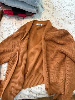 525 America Ribbed Open-Front Cardigan in Camel